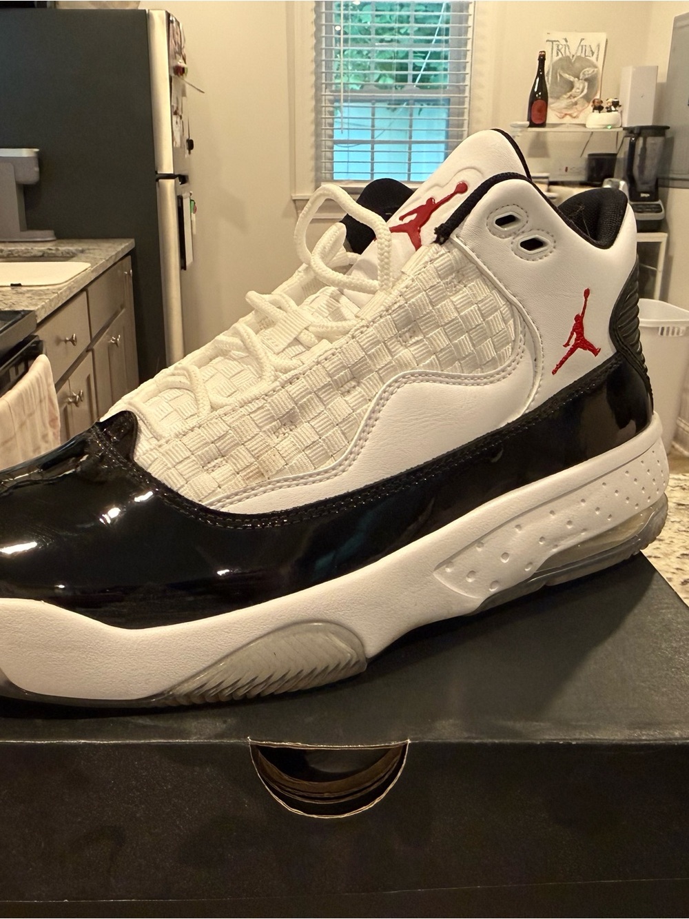 Nike Jordan Max Aura 2 Sneakers - White/Black/Red